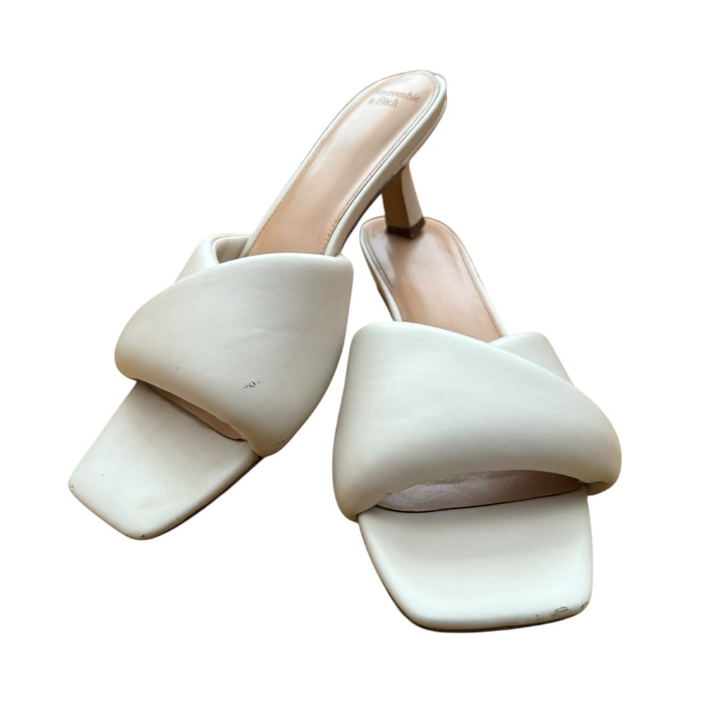 Abercrombie & Fitch Short Off White Kitten Heels Modern Design